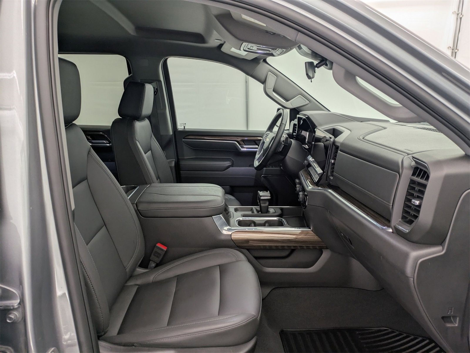 2025 Chevrolet Silverado 1500 LT photo 22