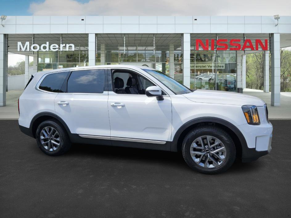 2024 Kia Telluride LX photo 3