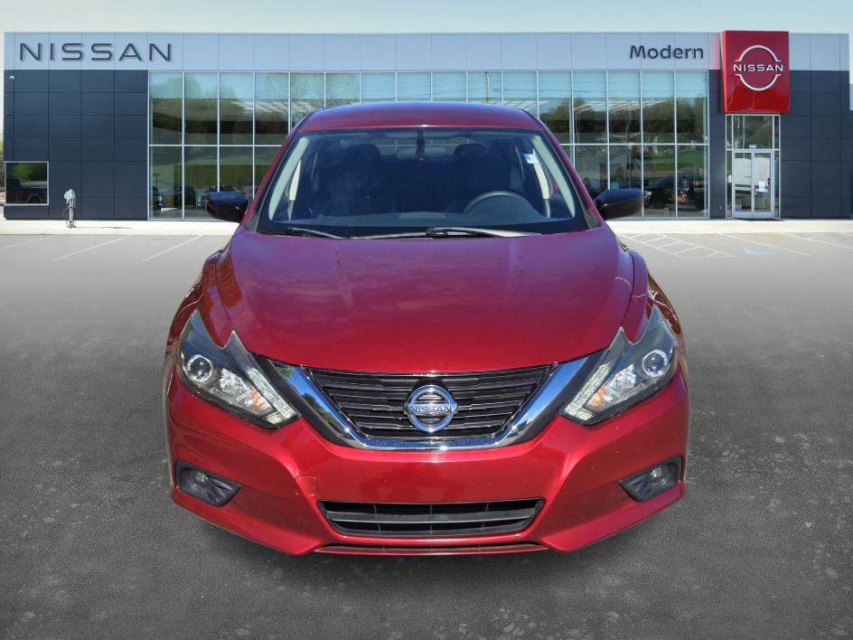 2017 Nissan Altima 2.5 SR photo 2