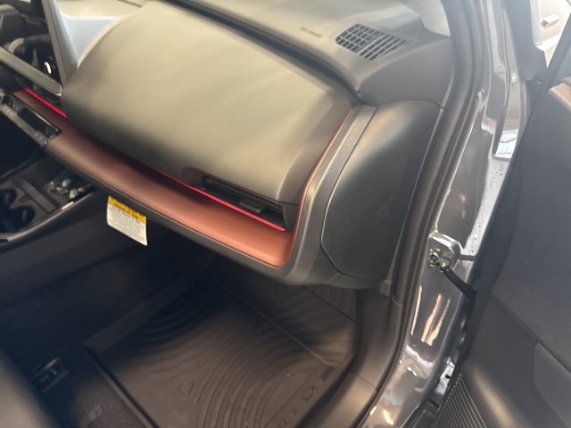 2026 Toyota Prius Plug-in Base photo 21