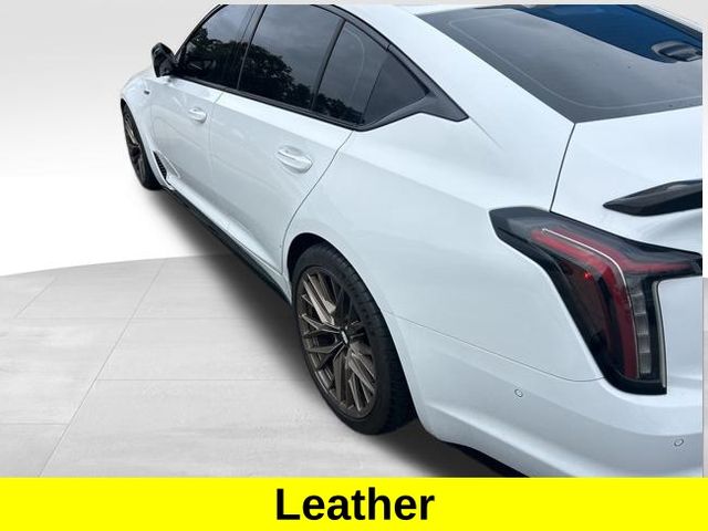 2022 Cadillac CT5 V photo 4