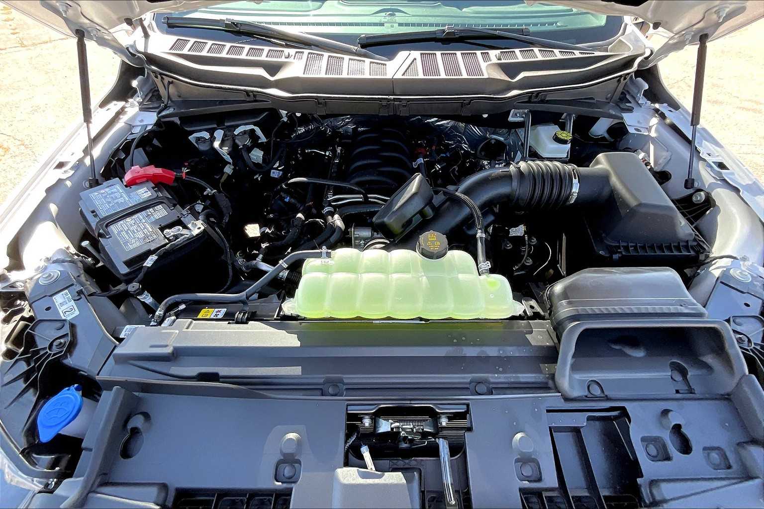 2025 Ford F-150 Lariat photo 14