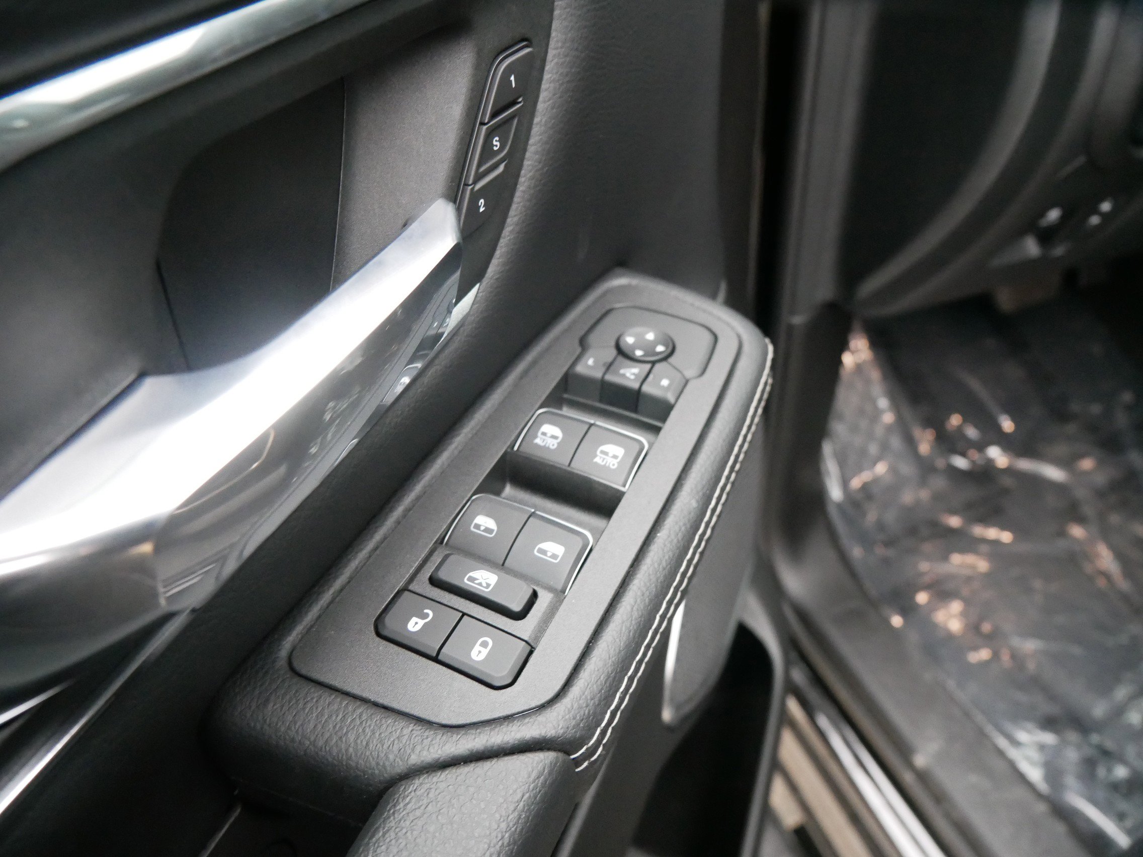2025 Ram 1500 Laramie photo 12