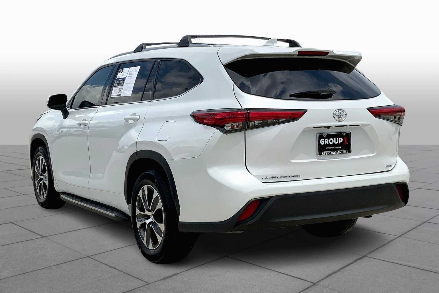 2022 Toyota Highlander XLE photo 10