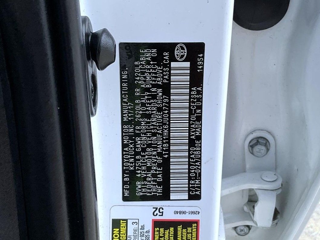 2018 Toyota Camry SE photo 25