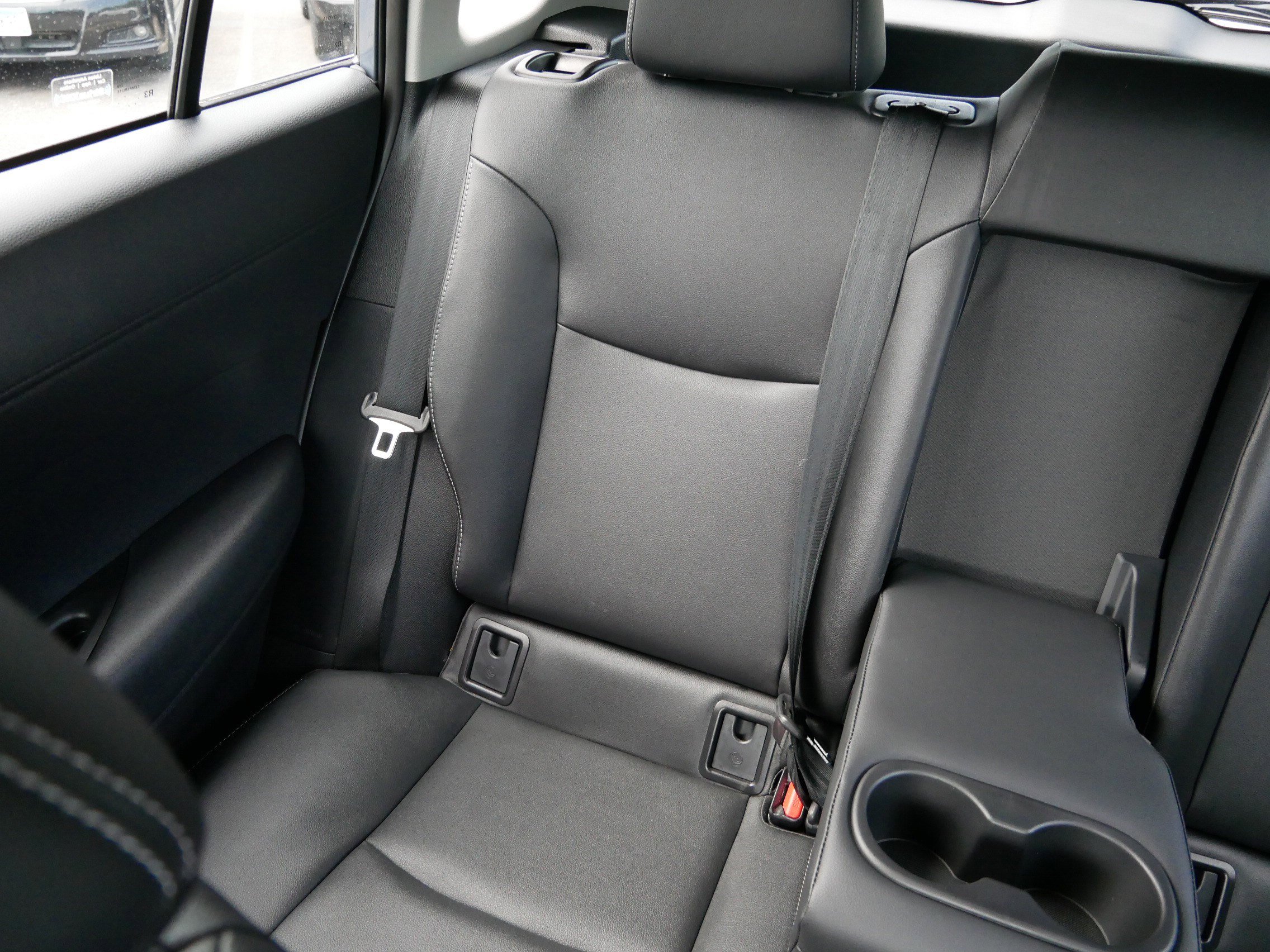 2022 Toyota Corolla Cross XLE photo 12