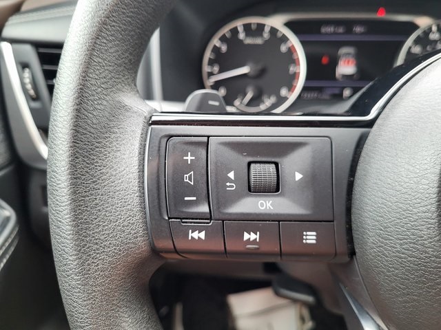 2023 Nissan Rogue SV photo 17