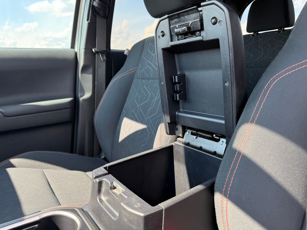 2020 Toyota Tacoma TRD Off-Road photo 22