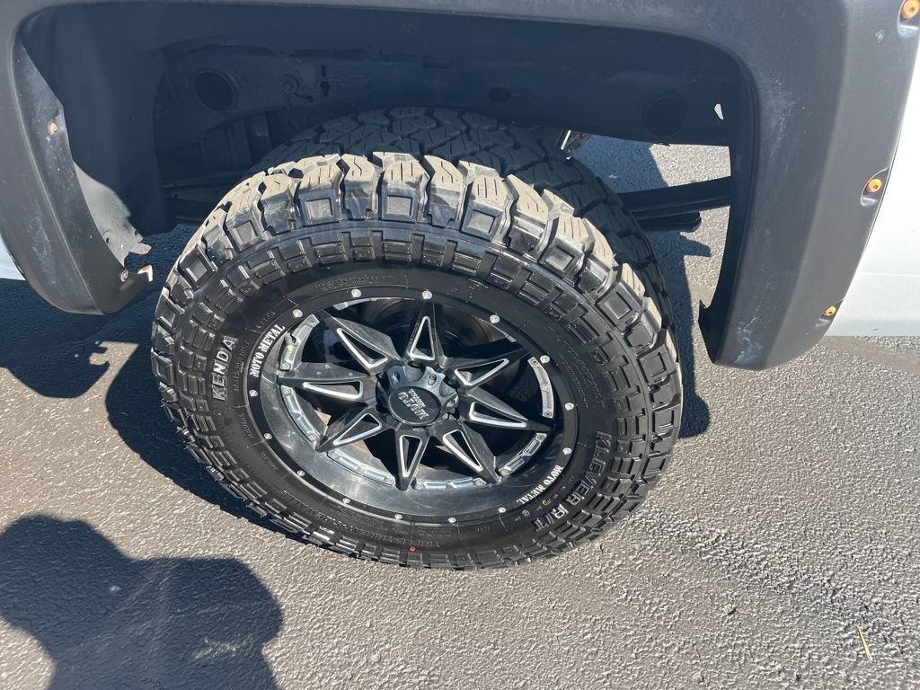 2016 Chevrolet Silverado 1500 Custom photo 32