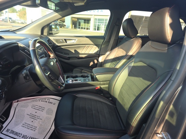 2022 Ford Edge ST photo 9