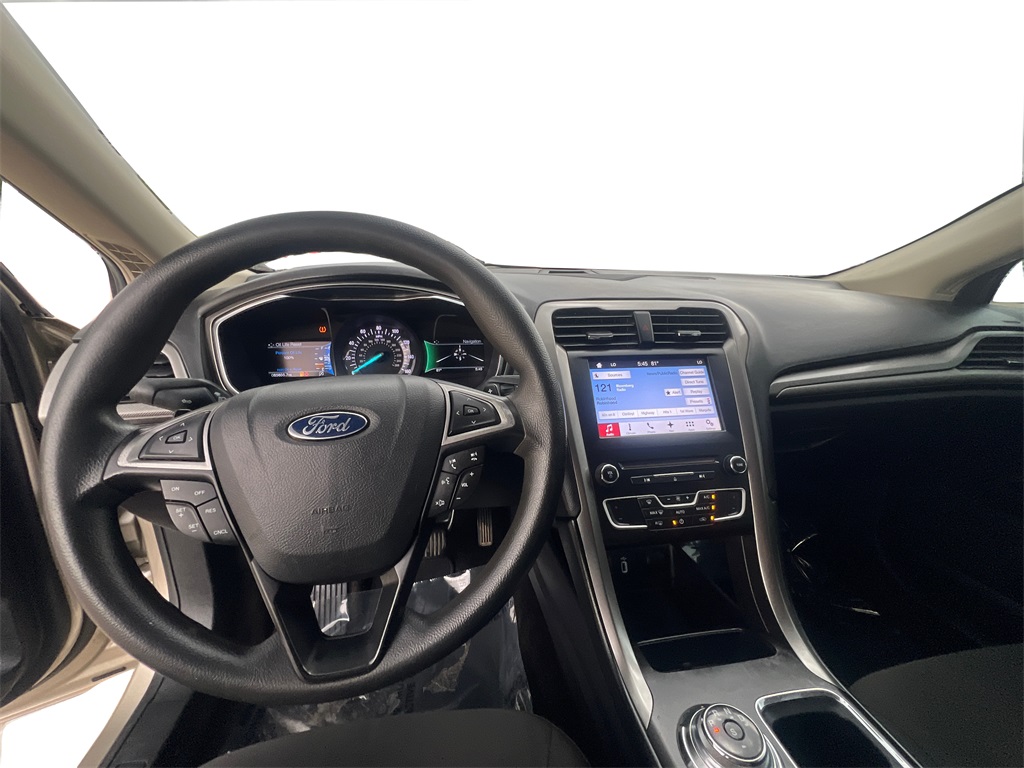 2017 Ford Fusion SE photo 17