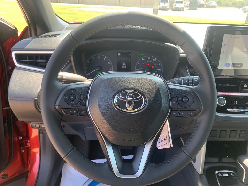 2025 Toyota Corolla Cross Hybrid SE photo 14
