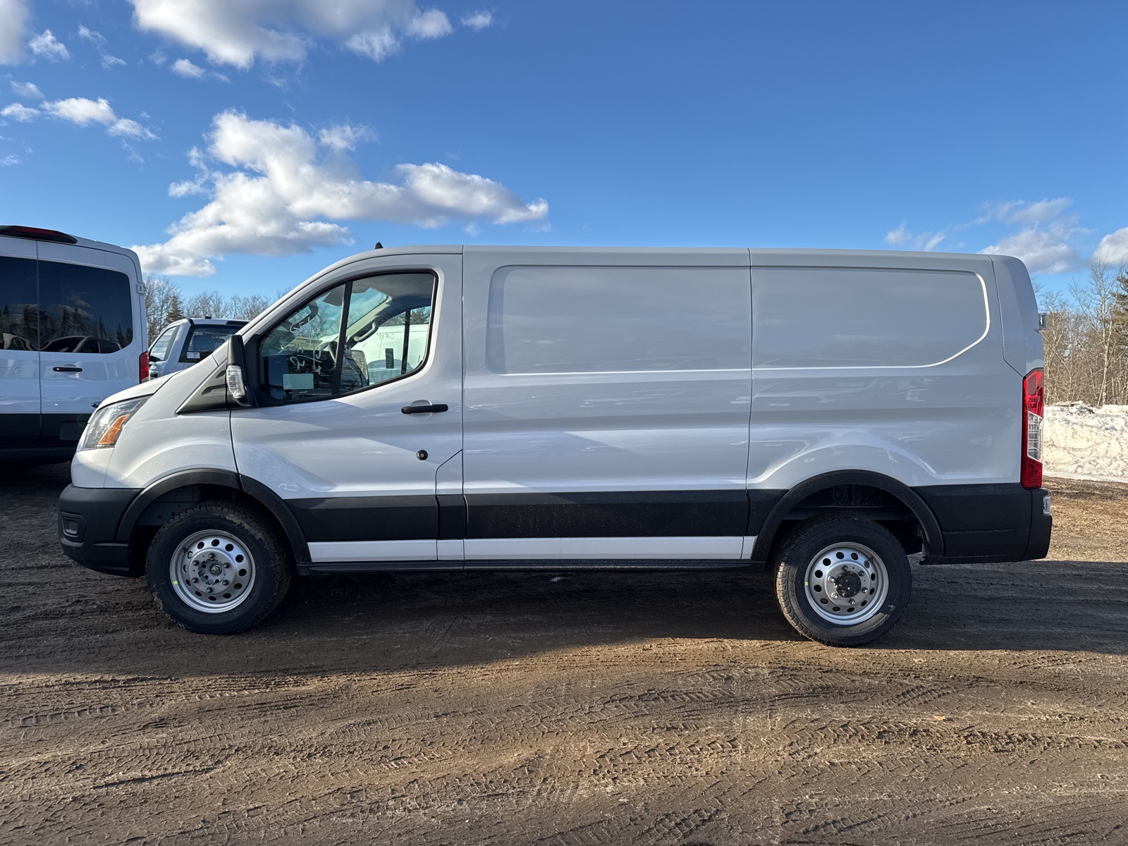 2025 Ford Transit photo 4