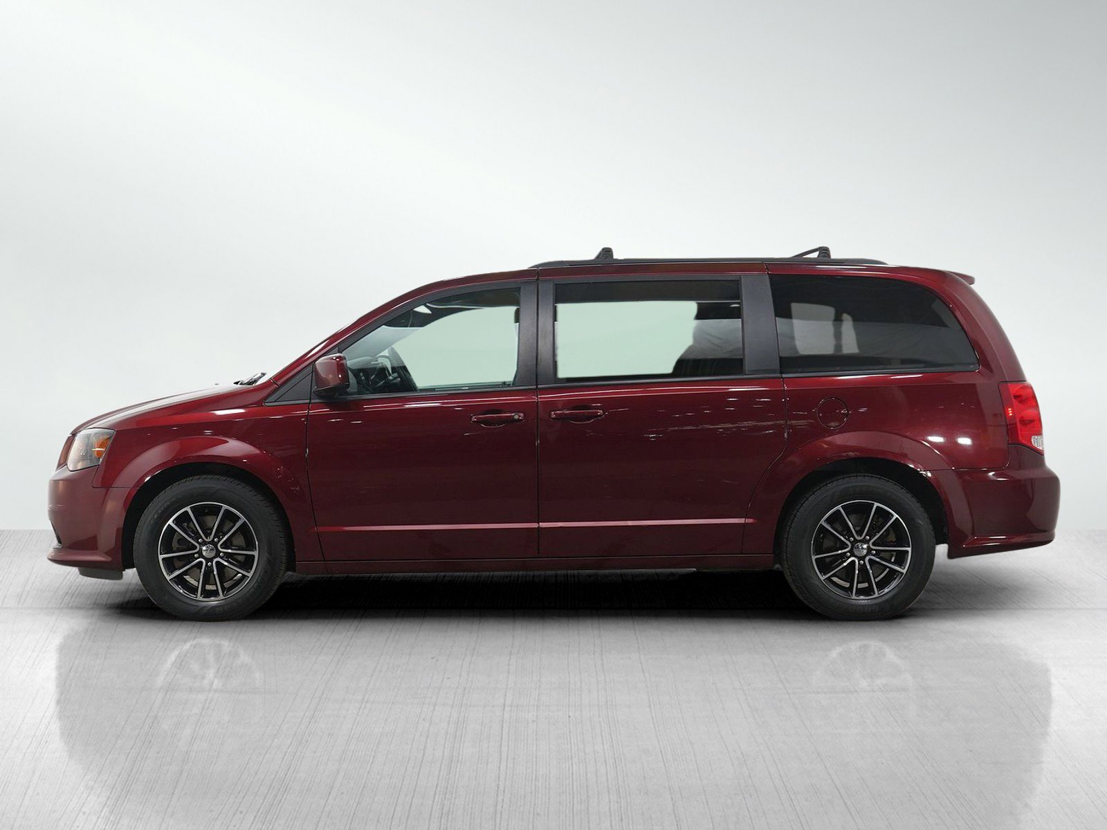 Used 2018 Dodge Grand Caravan GT with VIN 2C4RDGEG9JR200537 for sale in Burnsville, Minnesota