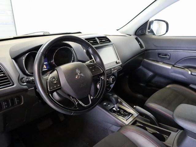 2024 Mitsubishi Outlander Sport SE photo 4