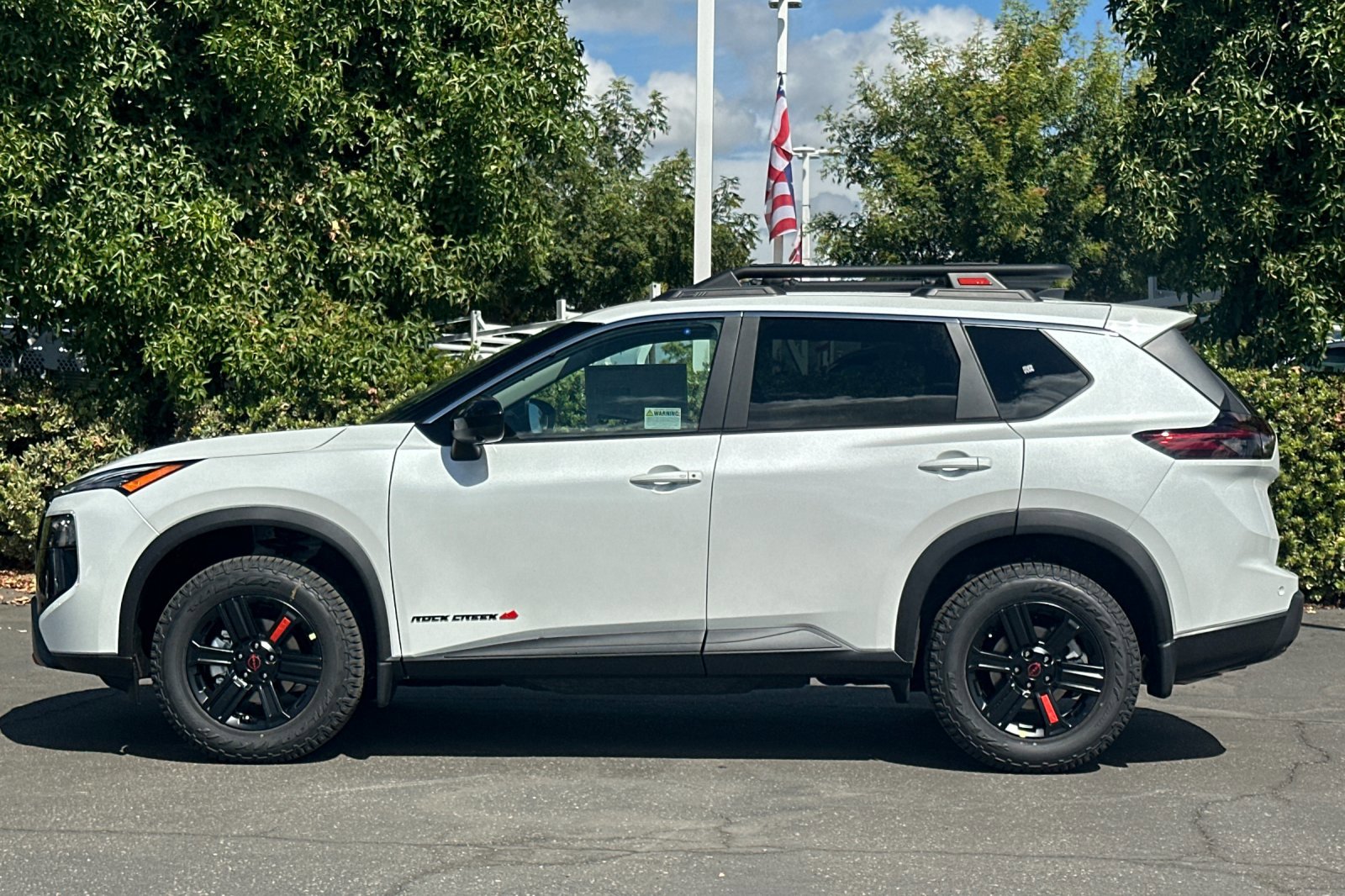 2026 Nissan Rogue AWD photo 5