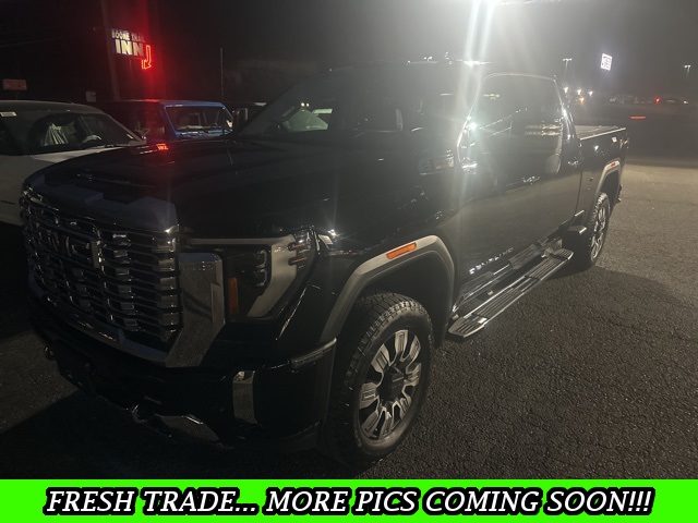 2024 GMC Sierra 2500HD Denali's photo