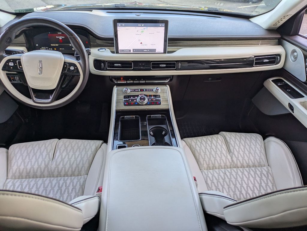 2020 Lincoln Aviator Black Label photo 25