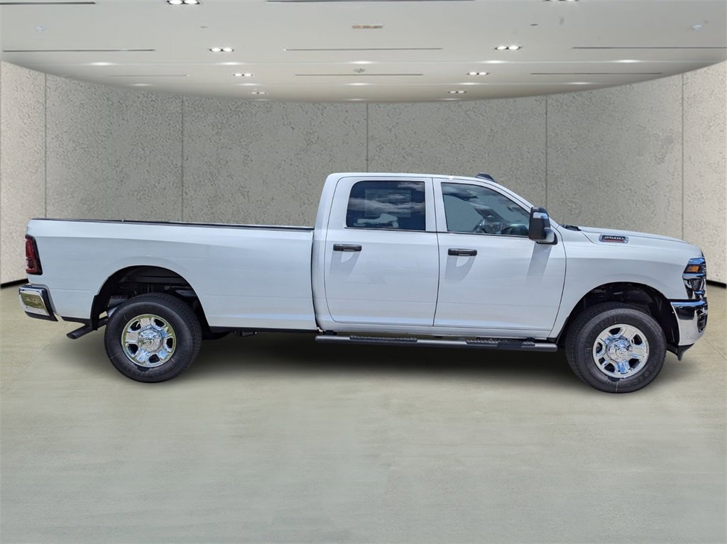 2025 Ram 2500 Tradesman photo 3