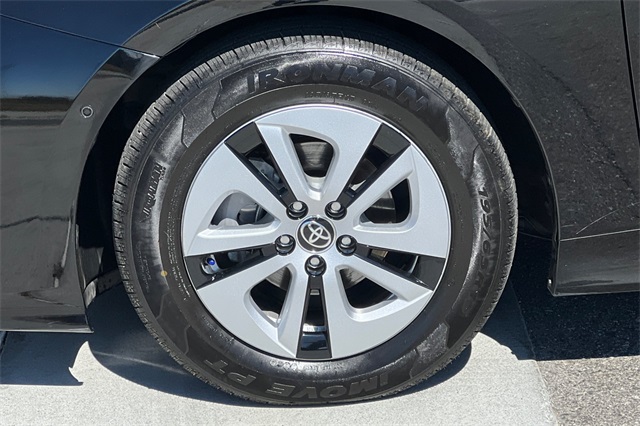 2017 Toyota Prius One Two photo 29