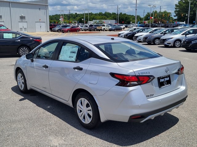 2025 Nissan Versa 1.6 S photo 4
