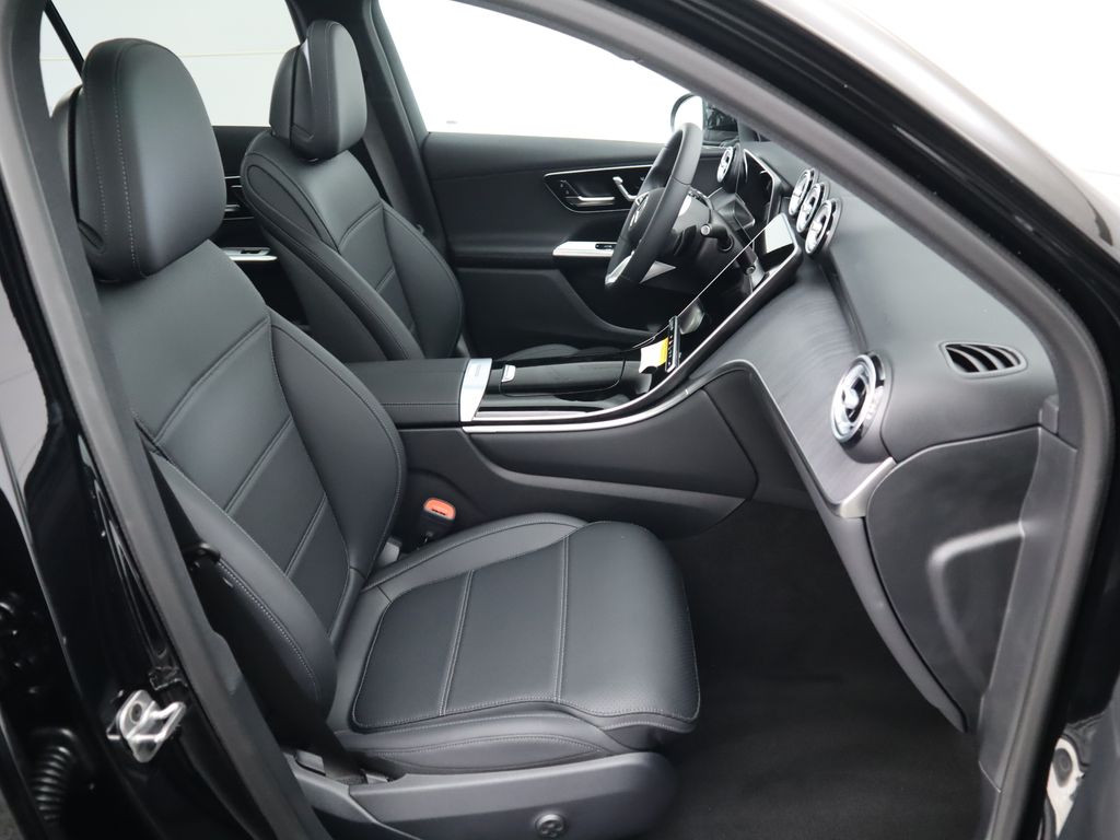 2026 Mercedes Benz GLC 300 photo 18
