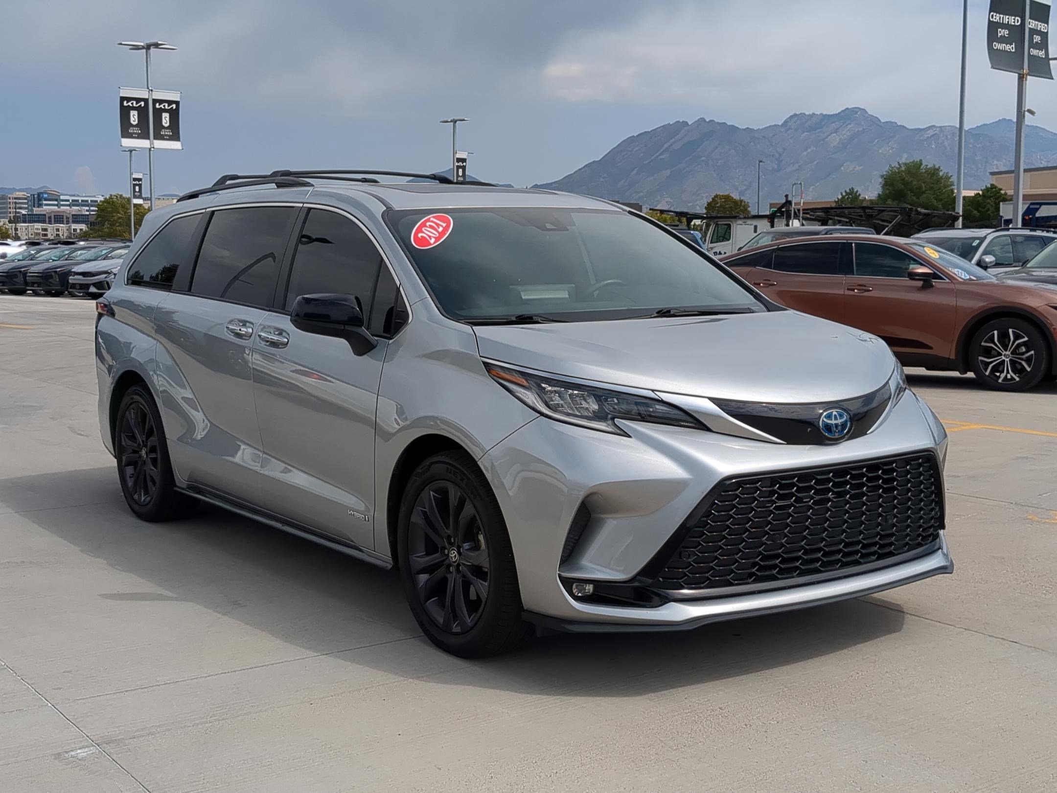 2021 Toyota Sienna XSE photo 7