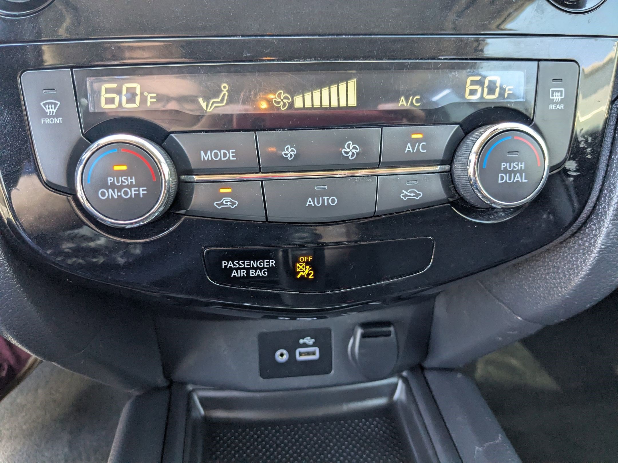 2020 Nissan Rogue SV photo 18