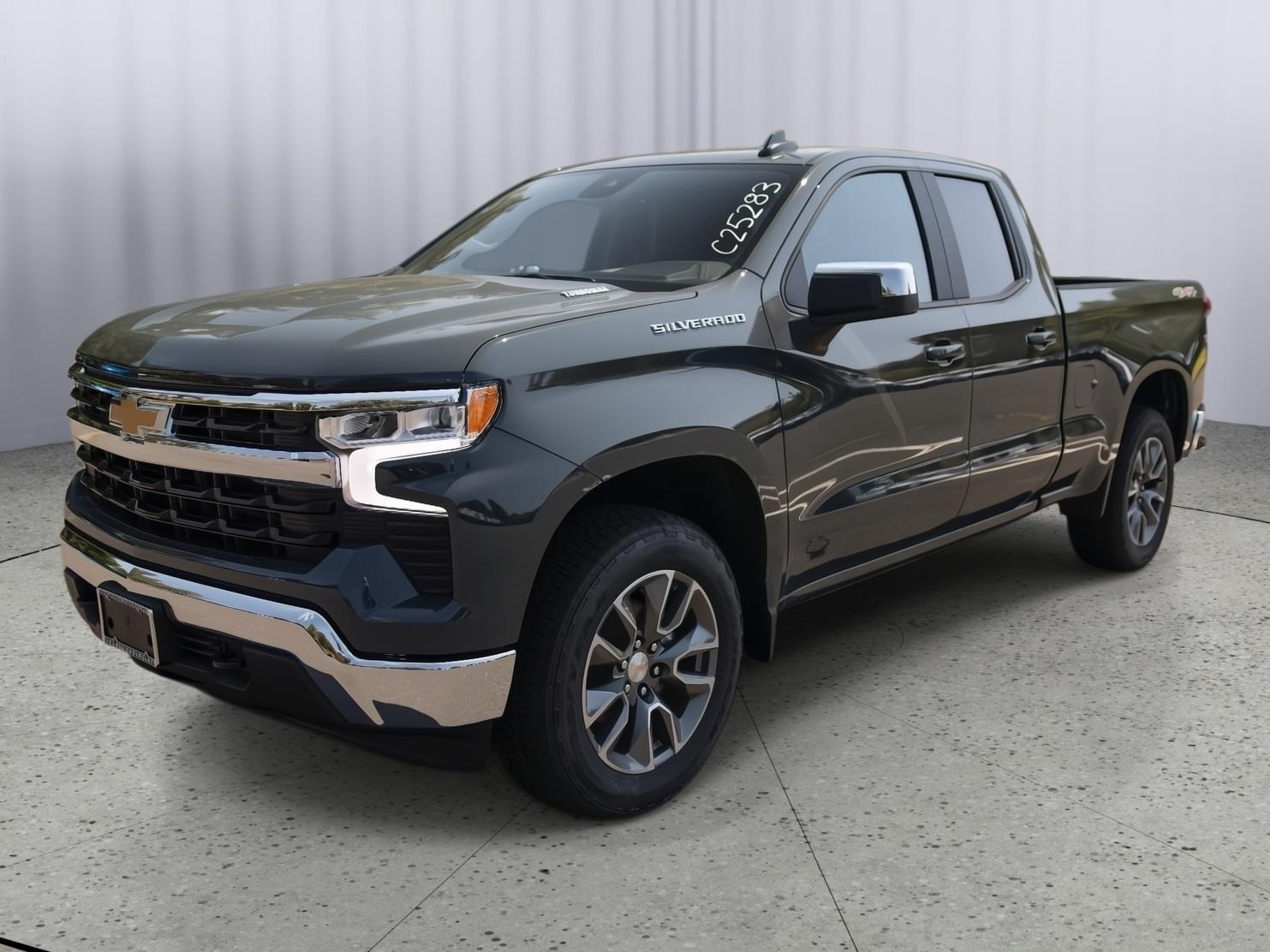 2025 Chevrolet Silverado 1500 LT photo 2