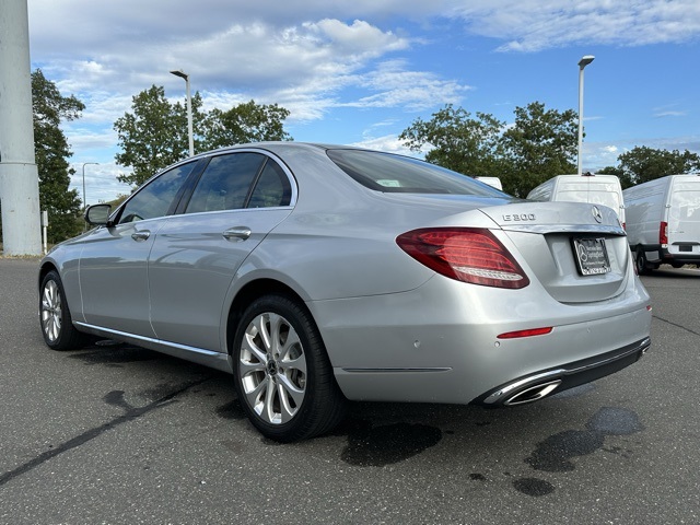 2019 Mercedes Benz E 300 4MATIC photo 4
