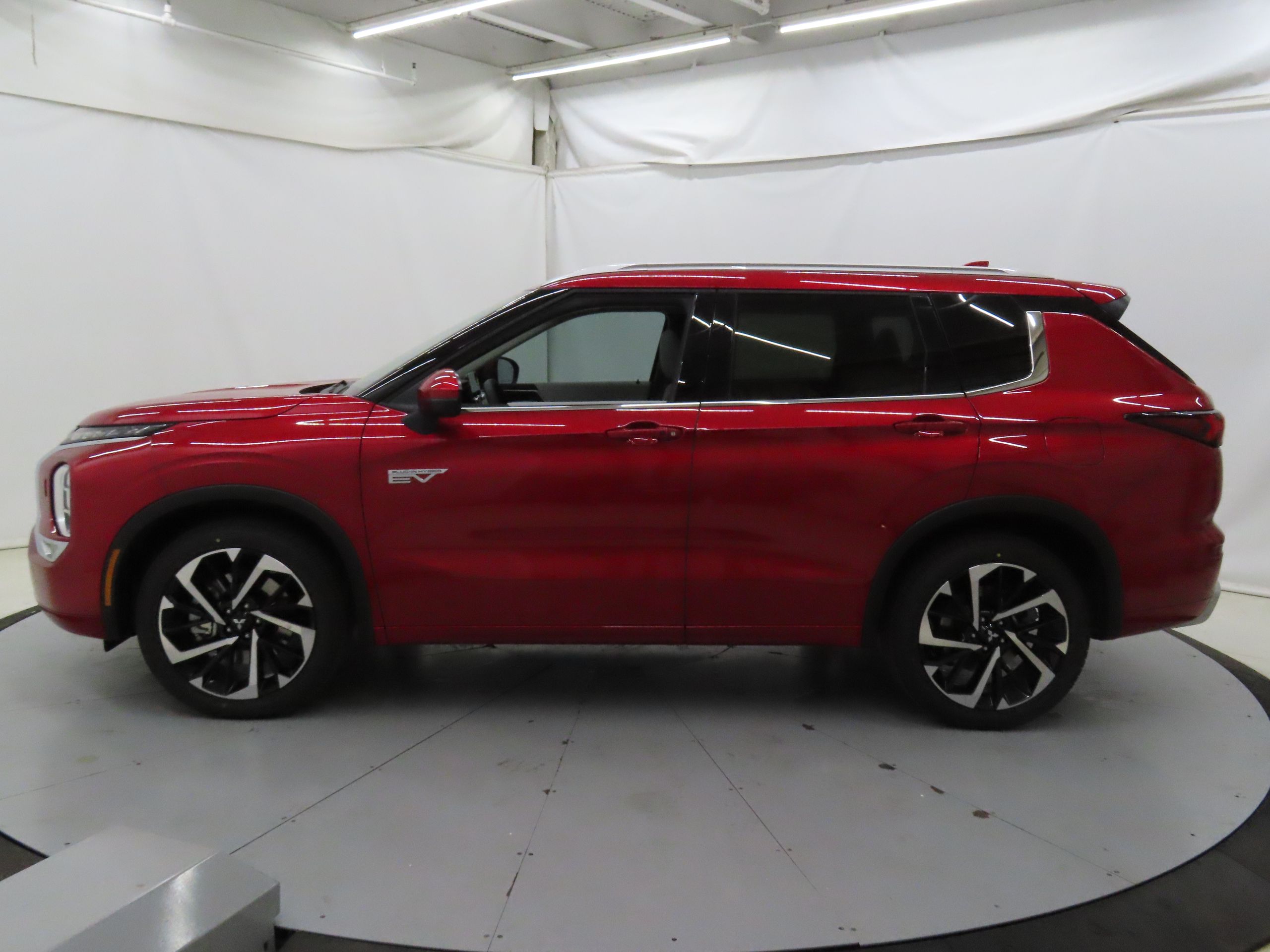 2025 Mitsubishi Outlander PHEV SEL photo 4