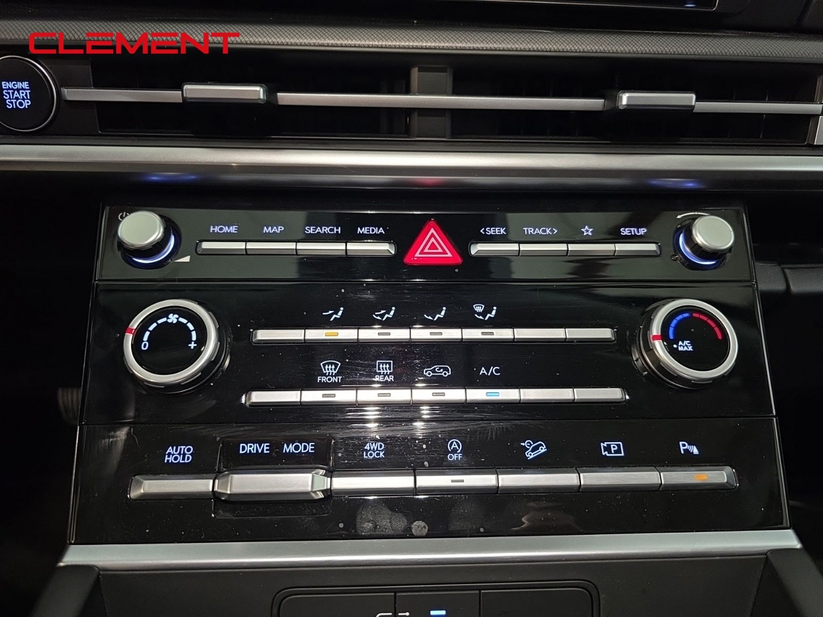 2025 Hyundai Santa Fe SE photo 17