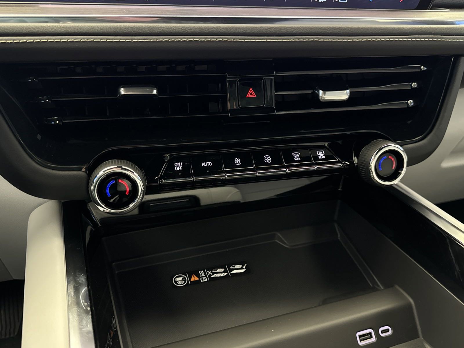 2025 Chevrolet Tahoe Premier photo 21