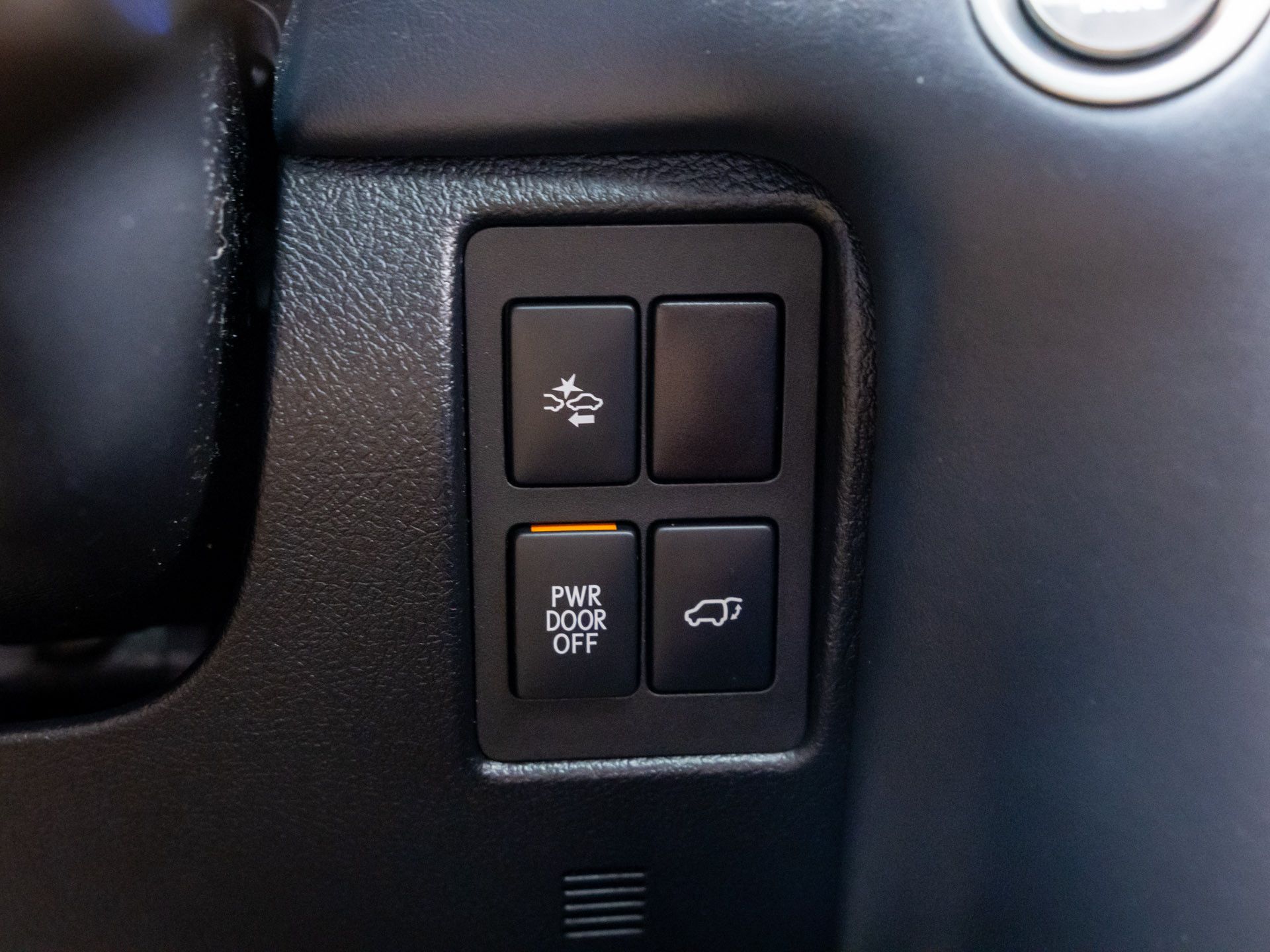 2019 Lexus LX 570 photo 21