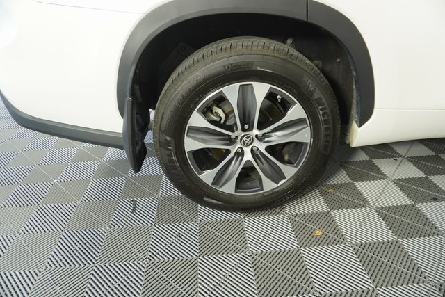 2020 Toyota Highlander XLE photo 13