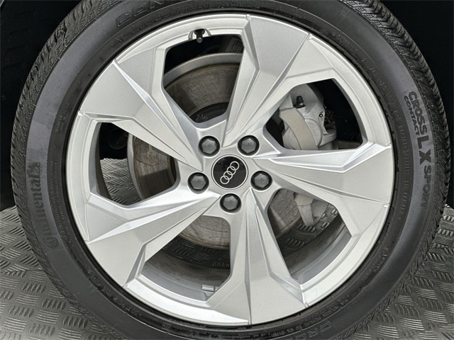 2025 Audi Q5 45 S line Premium Plus photo 2