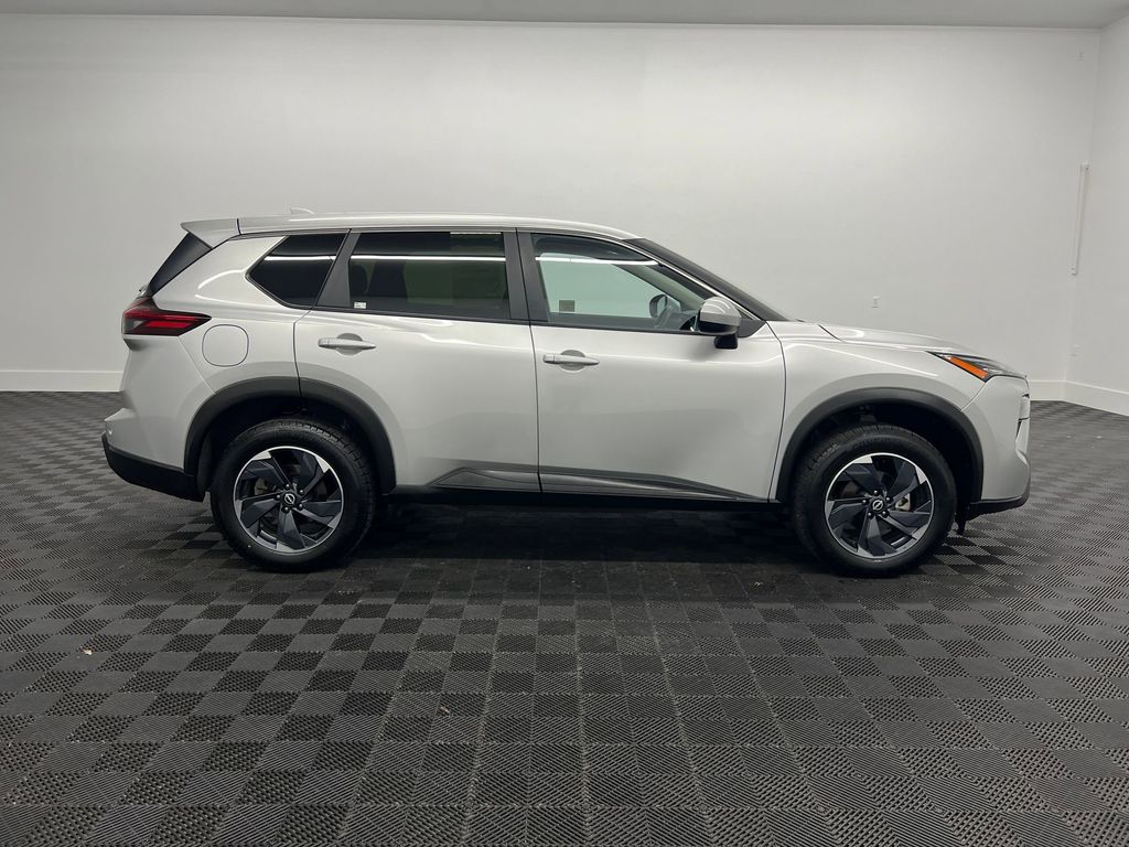 2024 Nissan Rogue SV photo 7