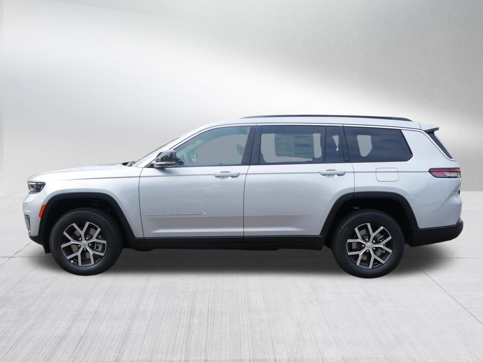 2025 Jeep Grand Cherokee Limited photo 4