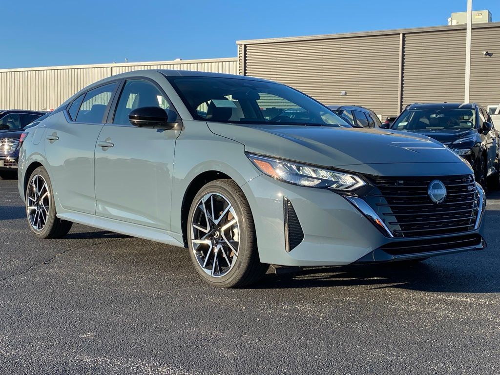 2025 Nissan Sentra SR photo 2