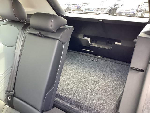 2025 Volkswagen Tiguan SE photo 22
