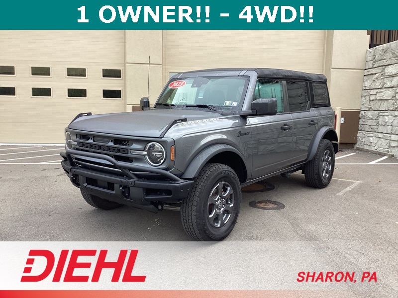 2023 Ford Bronco Base photo 3