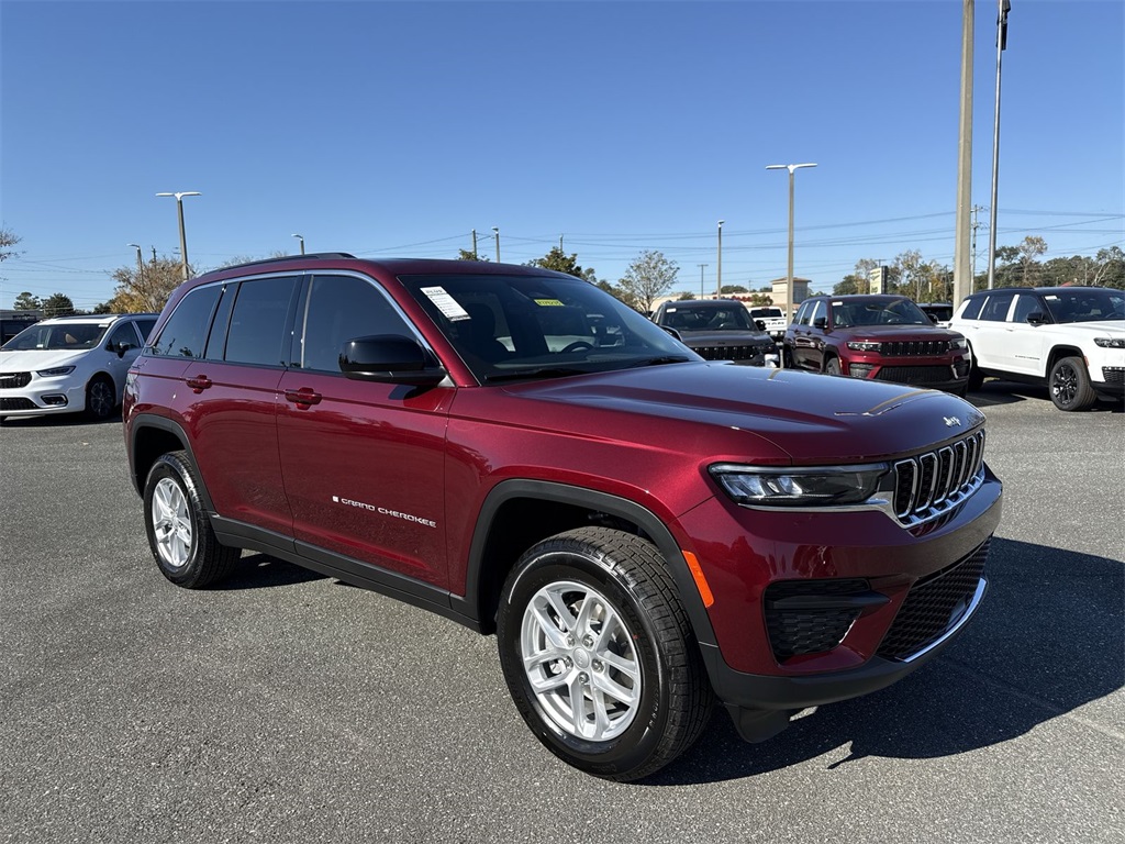 2025 Jeep Grand Cherokee Laredo's photo