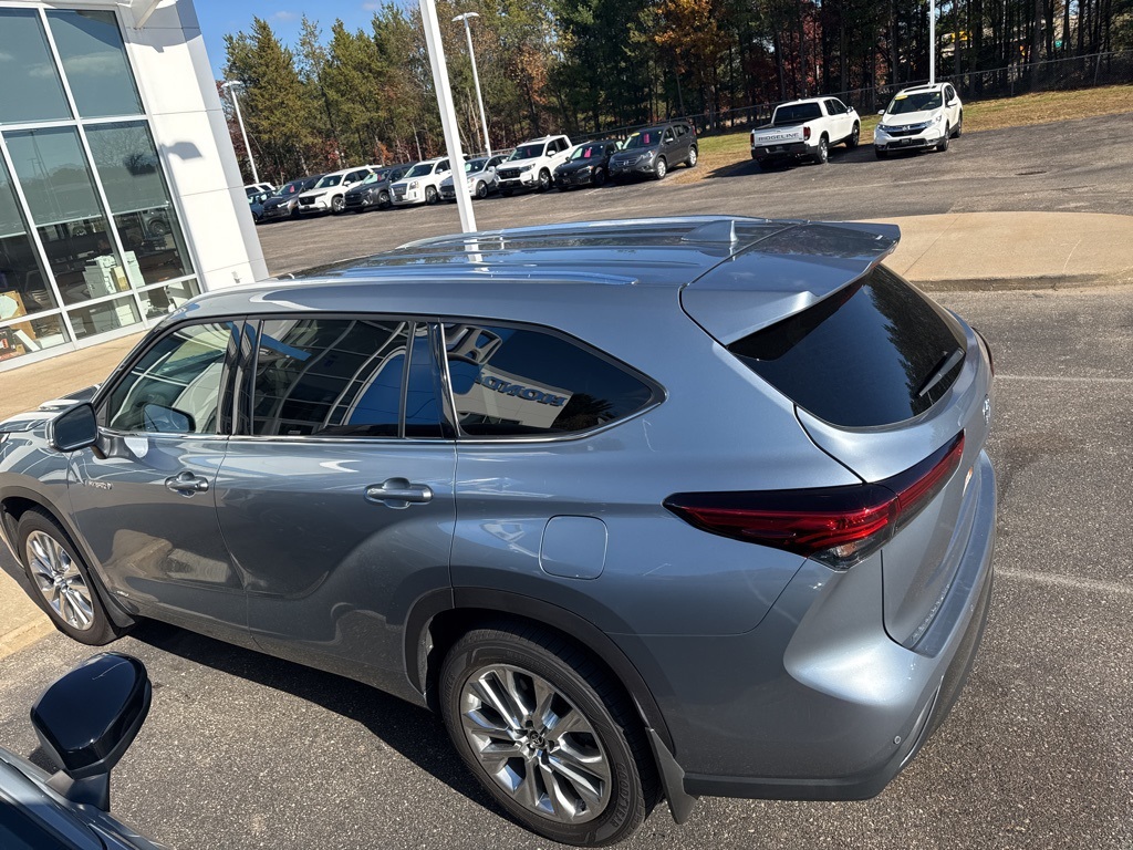 2020 Toyota Highlander Hybrid Limited photo 2