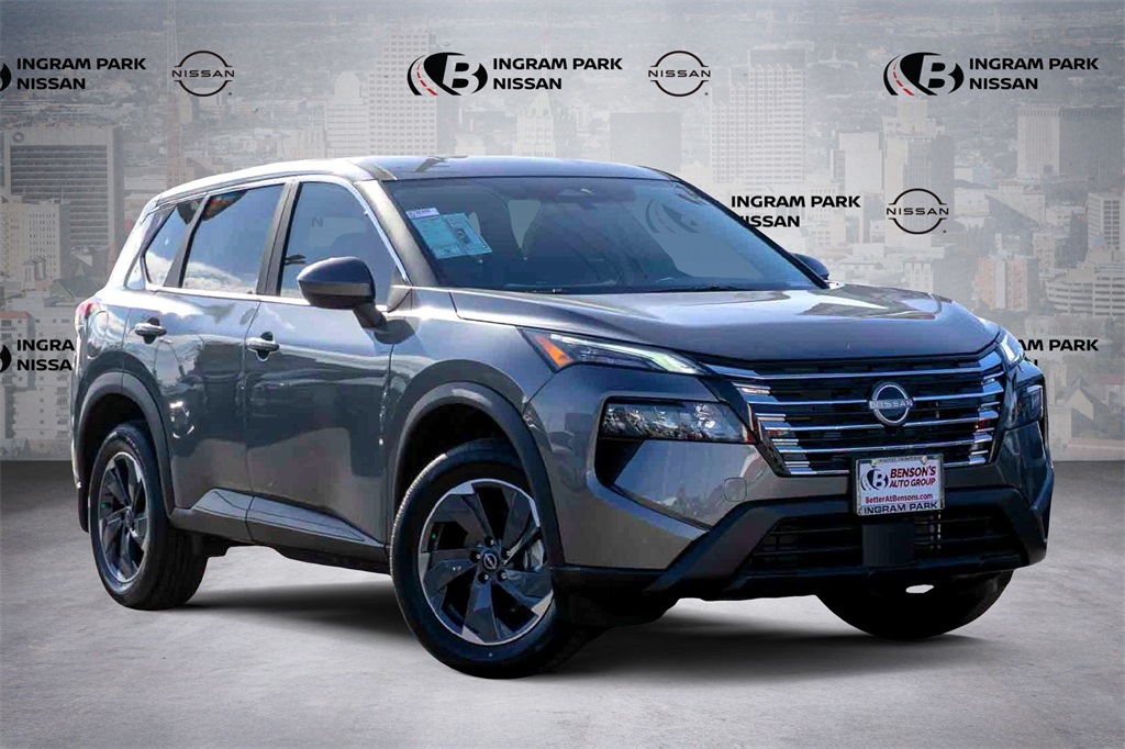 2026 Nissan Rogue SV's photo
