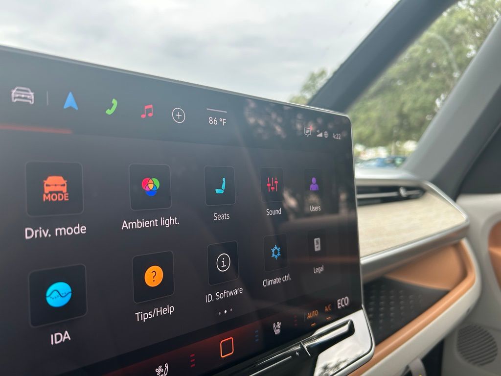 2025 Volkswagen ID. Buzz Pro Plus photo 11