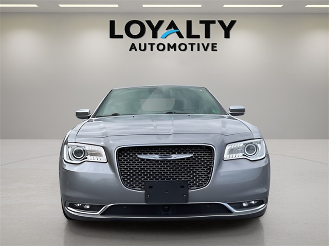 2016 Chrysler 300 C Platinum photo 2