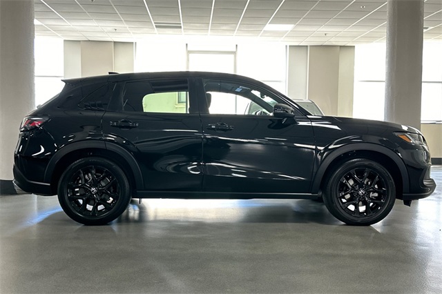 2025 Honda HR-V Sport photo 2