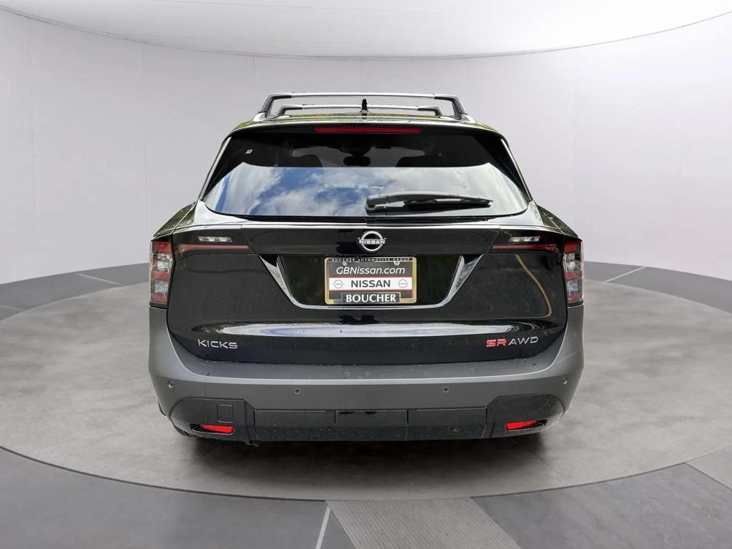 2026 Nissan Kicks SR photo 4