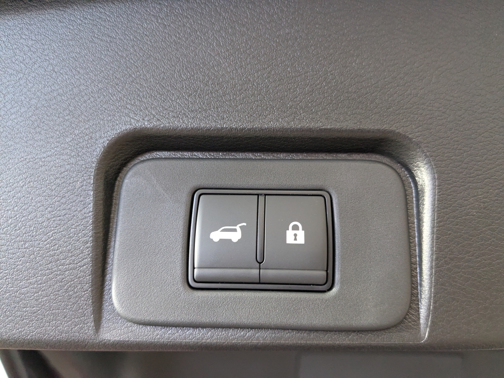 2026 Nissan Rogue SV photo 13