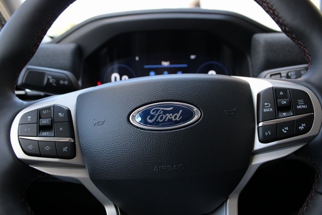 2025 Ford Explorer photo 12